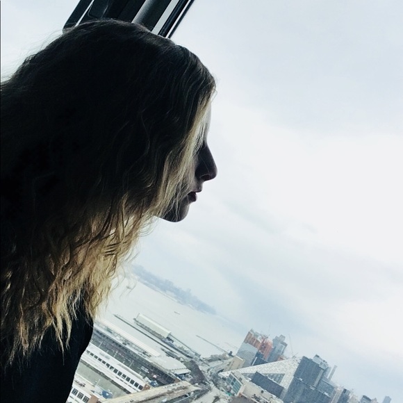 Meet your Posher, Alyssa - Picture 1 of 1